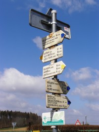 turistické rozcestí Velichovky - západ obce
