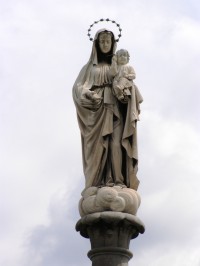 Žulová - žulový sloup se sochou Pany Marie