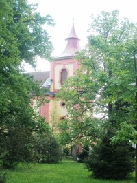 Jilemnice - kostel sv. Vavřince z parku