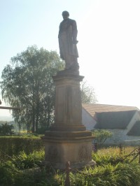 Hořiněves - Hankova socha