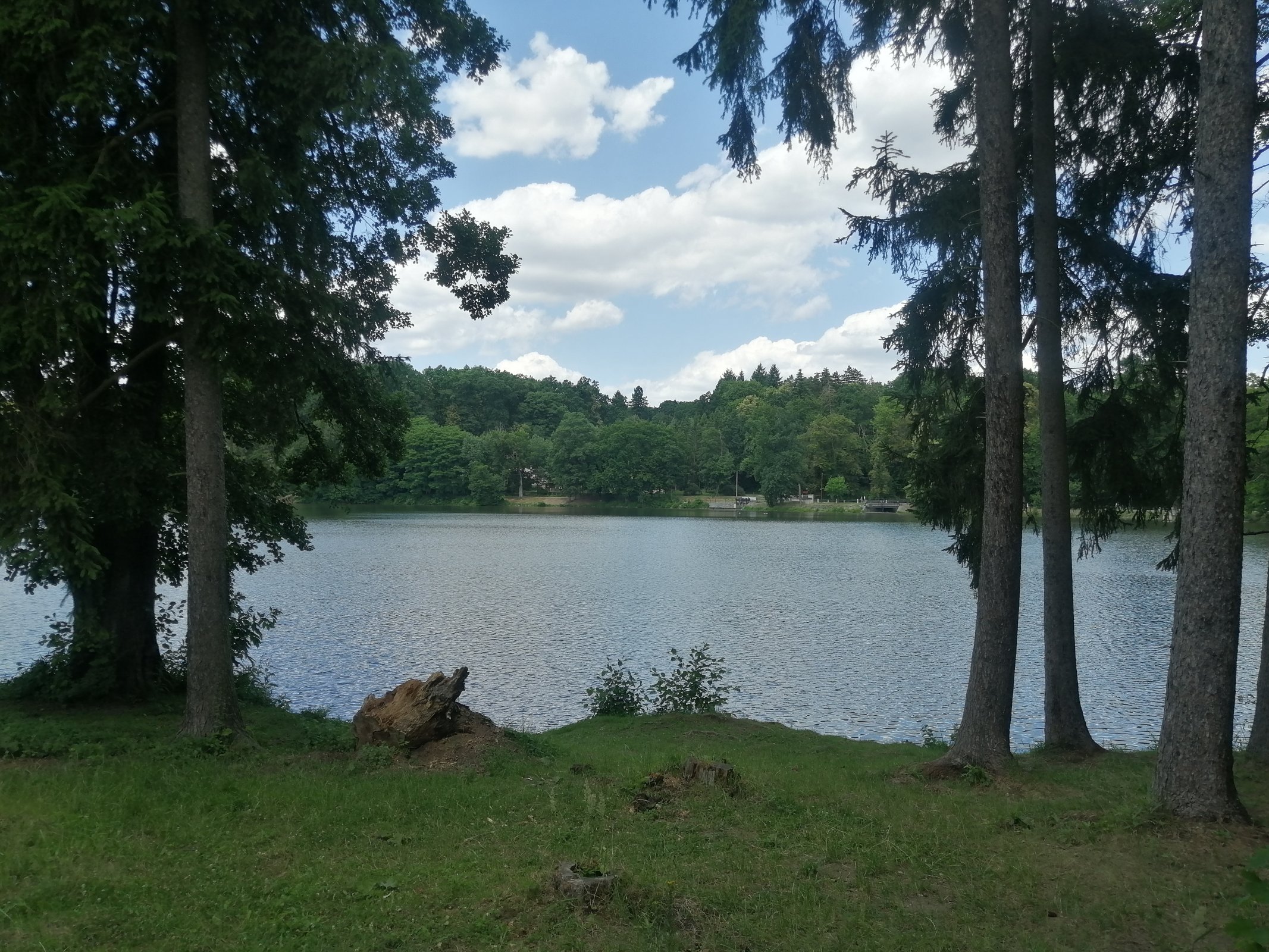 Kostel sv. Jakuba a Filipa na Chvojně - Benešov
