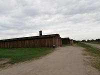 dřevěné baráky v Auschwitz II