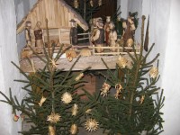 Vánoční stromky s betlémem