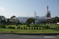 Burgas – letoun Iljušin IL-14 před letištní budovou