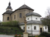 hrobka, kostel sv. Jiří a socha sv. Rocha