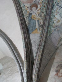 klenba a fresky v presbytáři kaple
