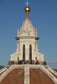 na vrcholu kopule katedrály