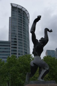 Rotterdam – socha Zničené město  (De Verwoeste Stad)