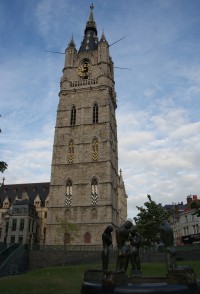 fontána a městská zvonice Belfort