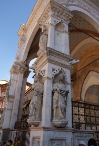 Siena – Kaple na náměstí (Cappella di Piazza, Rapolano Terme)