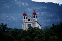 poutní kostel Nejsvětějšího Kříže na kopci Gleif 