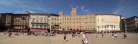 fronta domů na náměstí Piazza del Campo, uprostřed palác Sansedoni  