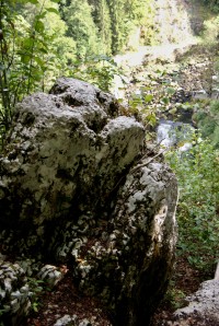 skalky nad vodopádem