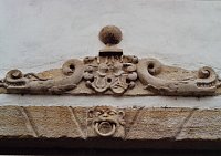 Dolní zámek - detail portálu