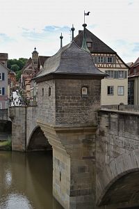 kamenný most přes řeku Kocher