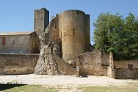 bronz hrad v Roquemaure