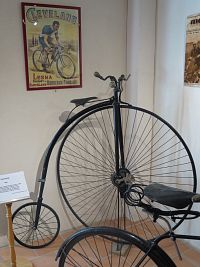 Pernes les Fontaines – Muzeum kol a cyklistiky  (Musée Comtadin du Cycle)