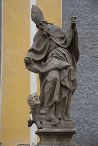 Ronov nad Doubravou - barokní sochy sv. Jana Nepomuckého a sv. Prokopa