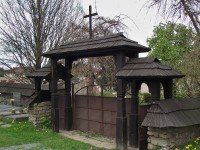 hřbitovní brána
