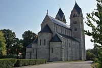 Lébeny – románský kostel sv. Jakuba  (Szent Jakab apostol templom)