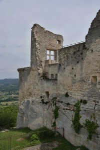 hrad Lacoste