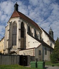 Vídeňské Nové Město – kostel Nejsvětější Trojice  (Wiener Neustadt – Neukloster Stiftskirche)