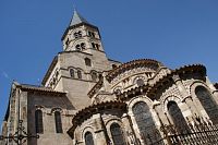 Clermont-Ferrand – bazilika Panny Marie  (Basilica Notre Dame du Port)