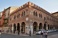 Verona – Dům obchodníků  (Casa dei Mercanti, Domus Mercatorum)