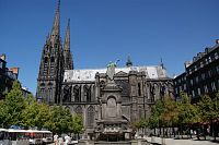 Clermont-Ferrand – katedrála Nanebevzetí Panny Marie  (Cathédrale Notre Dame de l'Assomption)