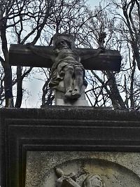 kříž na temenickém hřbitovu