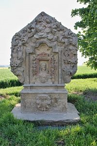 Osenice (Dětenice) – kamenný oltář sv. Salvátora