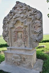 kamenný oltář sv. Salvatora