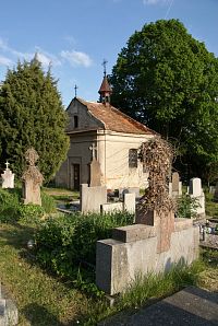 osenický hřbitov s kaplí sv. Anny