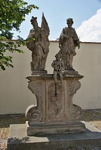 Velká Bystřice (u Olomouce) – sousoší sv. Floriána a sv. Jana Nepomuckého