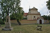 Lobkovice - kostel Nanebevzetí Panny Marie se zvonicí