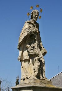 Postřelmov – socha sv. Jana Nepomuckého