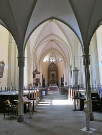 Hluboká - kostel sv. Jana Nepomuckého