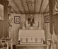 interiér svobodínské kaple na historické fotografii