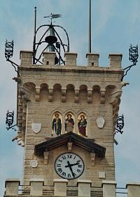 detail hodinové věže