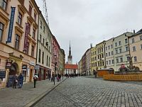 polední Olomouc nijak přelidněně nepůsobila