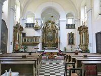 interiér kostela Nejsvětější Trojice