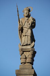 Frenštát pod Radhoštěm - sloup se sochou Panny Marie