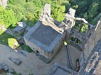 pohled z věže na klášterní márnici