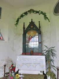 interiér trojboké kaple