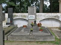 hrob cestovatele Jiřího Hanzelky