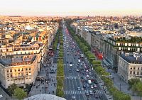 výhled na Champs-Élysées