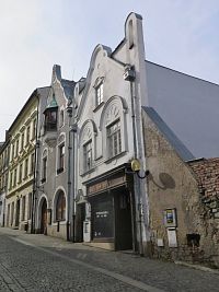 Šumperk - měšťanské domy na Lužickosrbské ulici