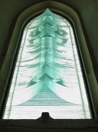 novodobé okno v kapli sv. Jana Křtitele