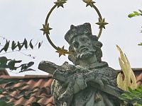 Římov (okr. České Budějovice) - sloup se sochou sv. Jana Nepomuckého