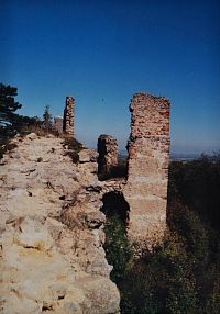 Starý Jičín - zřícenina gotického hradu